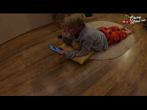 ❤️ 瘋狂的金發女郎吸吮巨大的雞巴並在上面彈跳 - 肛交 ️ 硬色情 在 zh-tw.epicpornvideos-com.ru ❤